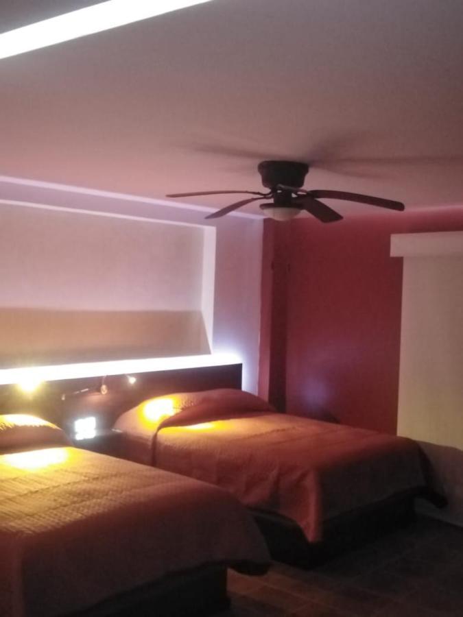 La Mansion Del Faro Hotel เตโกลูตลา ภายนอก รูปภาพ