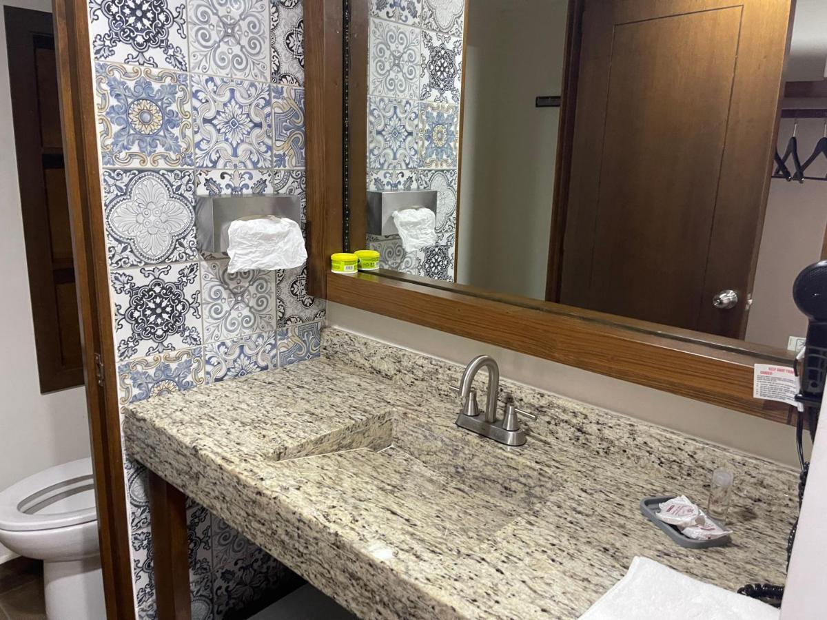 La Mansion Del Faro Hotel เตโกลูตลา ภายนอก รูปภาพ