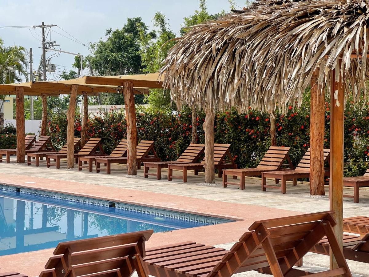 La Mansion Del Faro Hotel เตโกลูตลา ภายนอก รูปภาพ